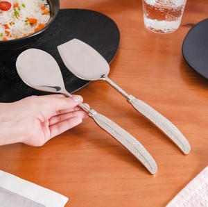 Ensemble de cuillères de service à manche en plumes – Ensemble de cuillères à salade en acier inoxydable pour la salle à manger, la cuisine et la vaisselle - Product Image 2