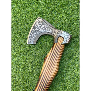 Hache Viking artisanale en acier industriel à haute teneur en carbone, manche en bois de rose, étui en cuir, 1,5 kg, personnalisable, multi-usages - Product Image 3