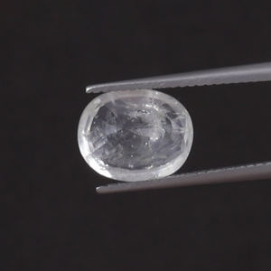 พลอยแซฟไฟร์สีขาวธรรมชาติเกรด AAA ขายส่ง น้ำหนัก 5.3 กะรัต รูปทรงวงรี 11x9 มม. รับรองโดย IGI/สถาบันตรวจสอบอิสระ สำหรับทำเครื่องประดับ - Product Image 3