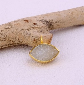 Pendentif connecteur Marquise en Druzy Gris |   Breloque en pierre précieuse plaquée or faite à la main pour la fabrication de bijoux - Product Image 3