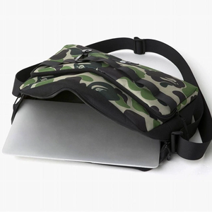 Sac bandoulière camouflage en nylon 15 pouces, étanche avec fermeture éclair, unisexe, pour extérieur, souple avec mousqueton et sangle d'épaule arquée - Product Image 4