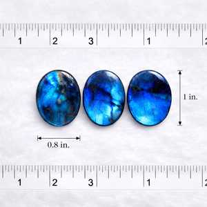 Piedra de Labradorita Natural para la Calma, 10-20g, Ovalada, Pulida, para Meditación, Masajes y Feng Shui - Product Image 2