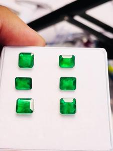 พลอยมรกตแซมเบียธรรมชาติทรงเหลี่ยม 6 เม็ด น้ำหนัก 6.85 กะรัต สีเขียวพรีเมียม คุณภาพเยี่ยม พลอยคุณภาพดีเข้าชุดกัน ได้รับการรับรองจาก IGI แพ็คล็อต - Product Image 3