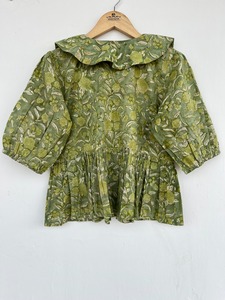 เสื้อผู้หญิงลายดอกไม้สีเขียว ผ้าฝ้าย คอปกปีเตอร์แพน ผูกโบว์ แขนสั้น เสื้อฤดูร้อน เสื้อสำหรับงานปาร์ตี้ในสวน เสื้อลำลองฤดูใบไม้ผลิ - Product Image 4
