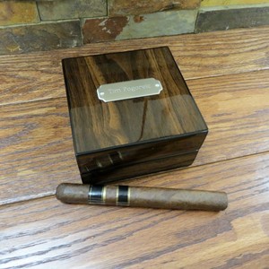 Cenicero de Escritorio de Madera, Diseño Minimalista Cuadrado, Bandeja de Metal con Tapa y Compartimento, para Uso Doméstico - Product Image 4