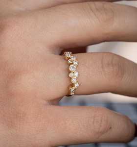 แหวนเพชรทรงกลมแบบมินิมอล ประดับเพชรแล็บโกรว์ สำหรับผู้หญิง ทองคำแท้ 18K ของขวัญวันครบรอบสำหรับคู่รัก - Product Image 4