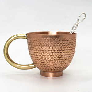 Taza de cobre de diseño minimalista, taza simple de cobre puro para beber agua desintoxicante con limón o menta y uso ayurvédico. - Product Image 1