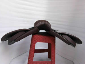 Sillín inglés de salto de cuero Premium exclusivo, nuevo diseño, sillín de caballo de estilo occidental para una conducción cómoda - Product Image 4