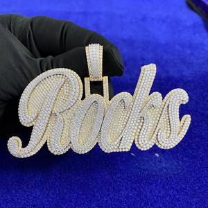 Colgante con Nombre de Moissanita VVS Chapado en Oro, Estilo Hip Hop, con Corte Brillante, Certificado IGI, Engaste de Garra, Pasa Prueba de Diamante - Product Image 1