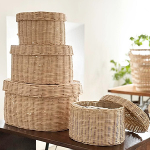 Cesta de almacenamiento de ratán tejida a la moda con tapa, elegantes accesorios para el hogar, cestas de mimbre sostenibles. - Product Image 6