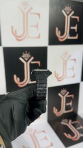 Reloj de Pulsera de Cuarzo Analógico para Hombre, Moderno y Lujoso, de Acero Inoxidable, con Escala Romana Negra, Cristal con Incrustaciones de Diamantes, Resistente al Agua - Product Image 4