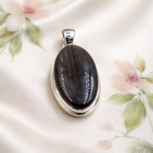 Colgante de Labradorita Púrpura Natural, Plata de Ley 925, Cabujón Ovalado, Joyería Boho Hecha a Mano, Regalo para Mujer - Product Image 6