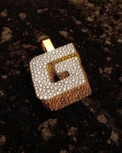 Colgantes de moissanita personalizados con incrustaciones de circonitas para hombres y mujeres, estilo hip hop, 26 letras inglesas, colgante con nombre personalizado, colgantes de plata 925 - Product Image 1