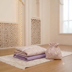 Conjunto de Dos Piezas Mukena con Estampado Floral, Vestido de Oración Beige con Falda Lavanda y Bolsa con Cordón, Material de Rayón Premium - Product Image 6