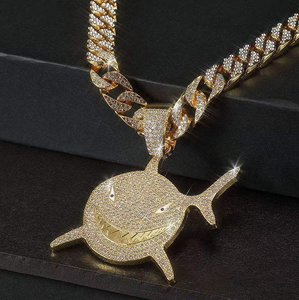 Colgante de Lujo Personalizado de Plata 925 con Moissanita Completa, Diseño de Tiburón Hip-hop, Tendencia Creativa para Parejas, Estilo Cubano - Product Image 4