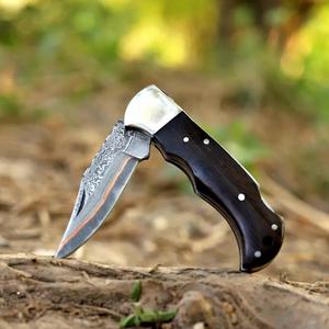 Couteau pliant artisanal en acier Damas à pointe tombante, manche en bois de rose, personnalisable OEM, épaisseur de lame de qualité industrielle, EDC, camping en extérieur - Product Image 1