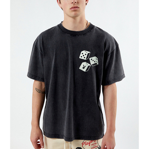 T-shirt noir surdimensionné pour homme avec imprimé dés, manches courtes, col rond, coupe décontractée en jersey - Product Image 1