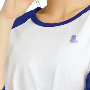 เสื้อยืดผู้หญิงสีขาวฟ้า คอกลม แขนยาว ผ้าฝ้ายออร์แกนิค ระบายอากาศได้ดี แห้งเร็ว เป็นมิตรกับสิ่งแวดล้อม ทรงปกติ สวมใส่สบาย - Product Image 6