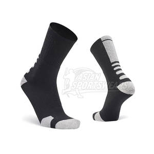 Chaussettes de sport durables avec tissu doux et respirant, parfaites pour les hommes et les femmes, idéales pour l'entraînement, les exercices et les sports de plein air. - Product Image 5