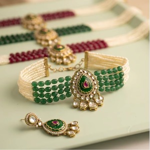 Gargantilla Meenakari 11801 con pendientes, chapada en oro, étnica, de latón y perlas, para mujer, ideal para bodas y fiestas. - Product Image 2