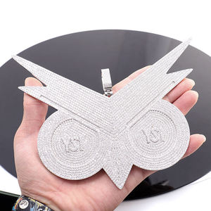 Colgante de Alas de Aleación Plateada con Micro Pavé de Cristal, Amuleto Unisex de Moda Hiphop, Joyería de Moda - Product Image 1