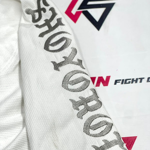 Kimono Shoyorol x Born x Raised Blanco, Uniforme de Jiu Jitsu, Hecho a Medida, para Artes Marciales Mixtas, BJJ Brasileño - Product Image 4