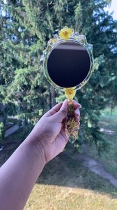 Miroir en résine écologique modelé à la main par ILAHI, forme personnalisée, finition lisse et brillante pour le maquillage, la décoration de la maison, la Saint-Valentin - Product Image 1