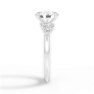 Anillo de Compromiso de Oro Blanco de 14K con Diamante Ovalado Cultivado en Laboratorio de 5.05 CTW y Piedras Laterales Redondas - Product Image 4