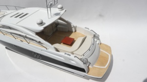 Maquette de Yacht à Moteur en Bois Faite à la Main, Art Moderne Autoportant, Objet de Collection, Forme Personnalisée, Artisanat Sculpté - Product Image 5