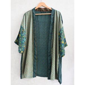Kimono de Seda India Hecho a Mano de Lujo para Mujer, Bata Corta Estampada para Dormir o Estar en Casa - Product Image 1