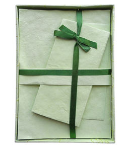 Papiers recyclés en coton, 10 feuilles de papier à lettres A4 + 5 enveloppes, emballées dans une boîte assortie. - Product Image 1