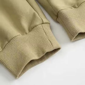 Conjunto Deportivo de Dos Piezas para Hombre, Cómodo, de Algodón, Diseño Liso Teñido, Tela 100% Transpirable - Product Image 6