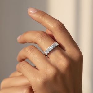 แหวนวงแหวนเจ็ดเม็ดทรงเหลี่ยมมรกต 1.75 กะรัต - Product Image 6