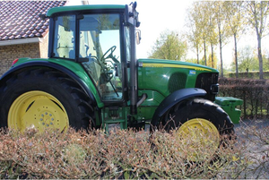 J-o-h-n D-e-e-r-e 6220 - Product Image 2