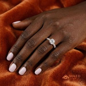 Bague en grappe de moissanite pour femme, plaquée or rose, bijou de luxe pour fiançailles, mariage, anniversaire, fête, élégant pour le quotidien - Product Image 3