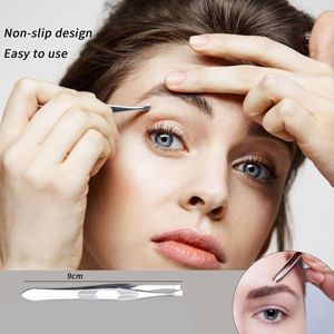 Pinzas para Cejas 2 en 1 Hechas a Mano de Acero Inoxidable de UBI con Punta Inclinada y Peine Integrado para un Modelado y Cuidado Precisos - Product Image 2
