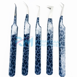 Ensemble de pinces à cils professionnelles RMI en acier inoxydable à pointe argentée, design personnalisé avec revêtement en papier et pointe lisse pour extensions de cils - Product Image 2