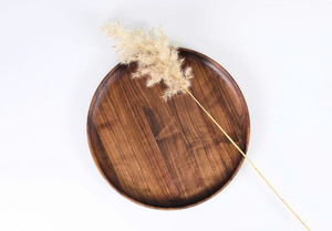 Assiette de service ronde en bois avec bord tourné, plusieurs tailles, chêne naturel, acacia, HORECA, gravure personnalisée OEM, Vietnam - Product Image 4