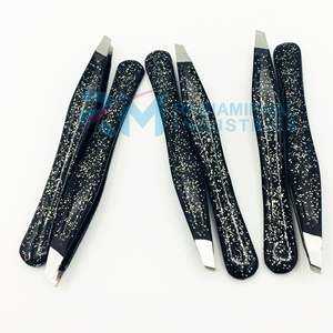 Juego de Pinzas para Cejas RMI de Acero Inoxidable con Punta Plateada y Brillo Negro, Lavables y con Punta Recta - Product Image 5