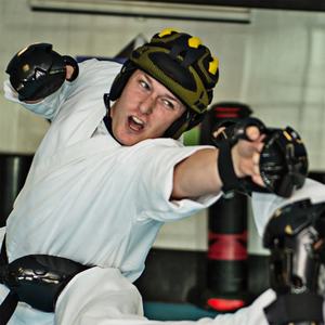 Guantes de sparring cómodos y ligeros personalizables para adultos Diseño unisex ajustable Ideal para Taekwondo Marca personalizada - Product Image 5