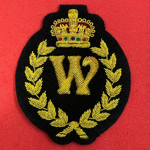 Badges brodés faits main personnalisés en feutre non tissé 3D, à coudre, avec perles et épingle de sûreté pour vêtements de mode - Product Image 5