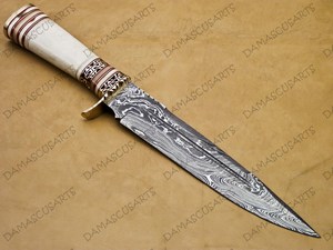 Cuchillo de caza DIY OEM de acero de Damasco con mango de hueso y latón, hoja fija dentada, alta durabilidad para exteriores - Product Image 4