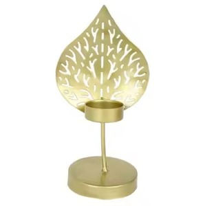 Elegante Portavelas de Metal para Decoración Navideña, Ideal para Colecciones de Temporada - Product Image 6