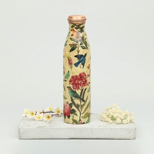 Botella de Cobre con Base Amarilla y Combinación de Color de Flor Roja, Patrón de Impresión Único, Compre Directamente del Proveedor a Precio de Mayoreo - Product Image 1