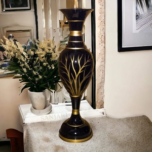 Florero Grande de Alta Durabilidad, Diseño Moderno Único, Aluminio Brillante Pulido, Hecho a Mano, Decorativo para Hogar y Jardín - Product Image 1