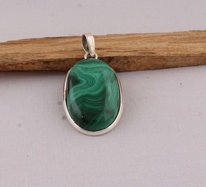 Vente en gros de pendentifs en malachite naturelle, argent sterling 925, grand ovale, pierre verte rayée, collier avec breloque, bijoux de haute qualité - Product Image 3
