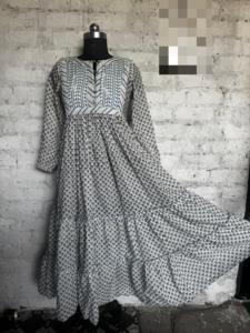 Robe longue bohème imprimée pour femme, taille naturelle, col en V, manches bouffantes, coupe trapèze étagée, ample, 100 % coton, tenue décontractée d'été - Product Image 3