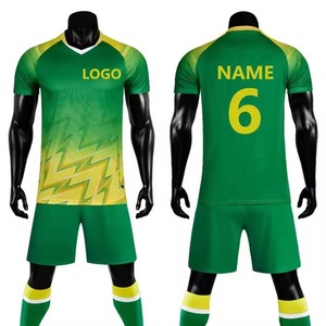 Conjunto de Camiseta de Fútbol Sublimada Personalizada, Cuello en V, Manga Corta, Poliéster que Absorbe la Humedad, Ropa Deportiva para Hombre Adulto, Diseño de Color Degradado - Product Image 4
