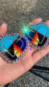 Pendientes de cuentas de cristal de lujo para ocasiones nupciales y festivas que ofrecen un acabado brillante y un estilo étnico. - Product Image 6