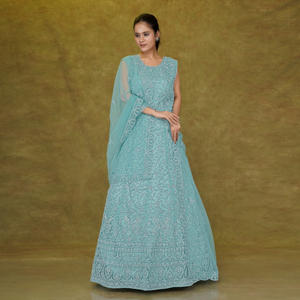 Vestido de Noche Bordado de Primera Calidad con Trabajo de Bordado Completo, Silueta Elegante y Evase, Dupatta Transparente, para Eventos Especiales - Product Image 2